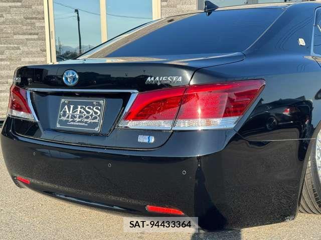 Toyota CROWN MAJESTA 2016-04 8561532-7