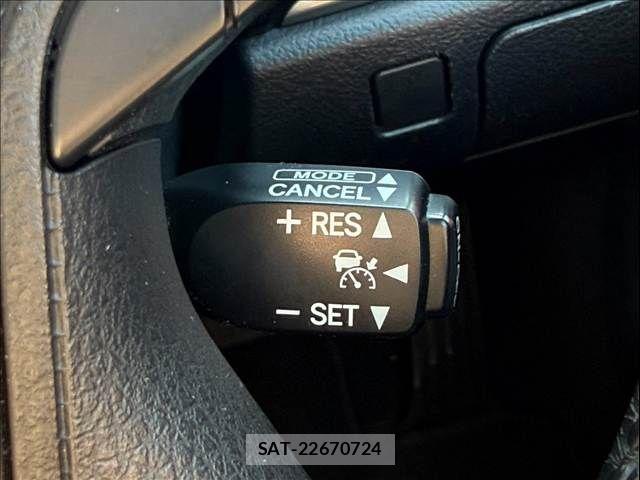 Toyota CROWN MAJESTA 2016-08 8561533-14
