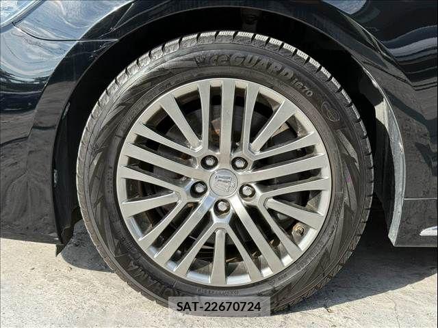 Toyota CROWN MAJESTA 2016-08 8561533-16