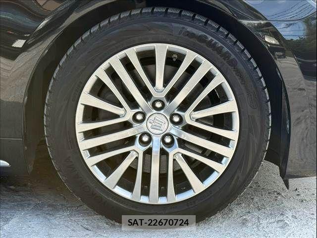 Toyota CROWN MAJESTA 2016-08 8561533-18
