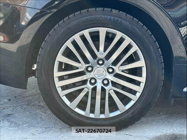 Toyota CROWN MAJESTA 2016-08 8561533-19