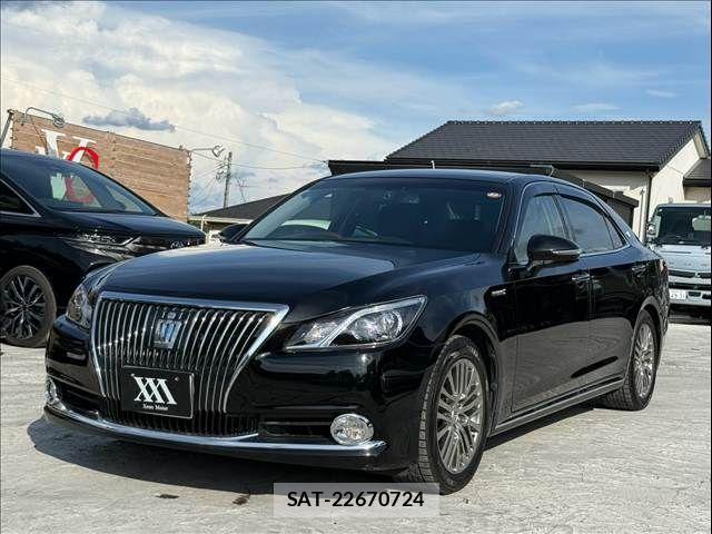 Toyota CROWN MAJESTA 2016-08 8561533-2