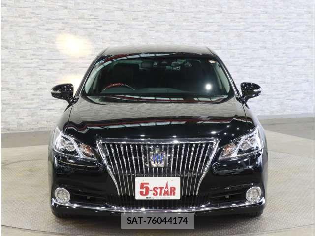 Toyota CROWN MAJESTA 2018-07 8561530-10