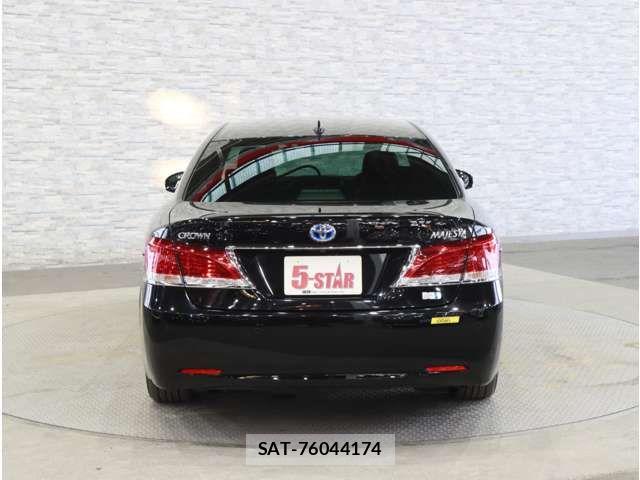 Toyota CROWN MAJESTA 2018-07 8561530-13