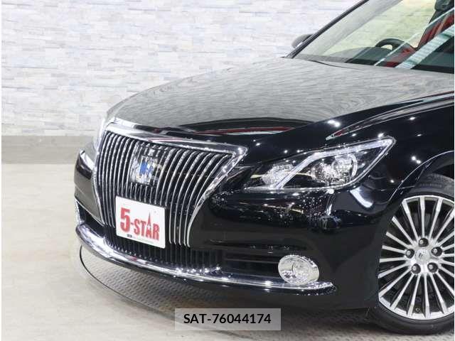 Toyota CROWN MAJESTA 2018-07 8561530-15