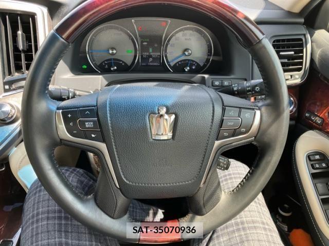 Toyota CROWN MAJESTA 2014-05 8626265-9