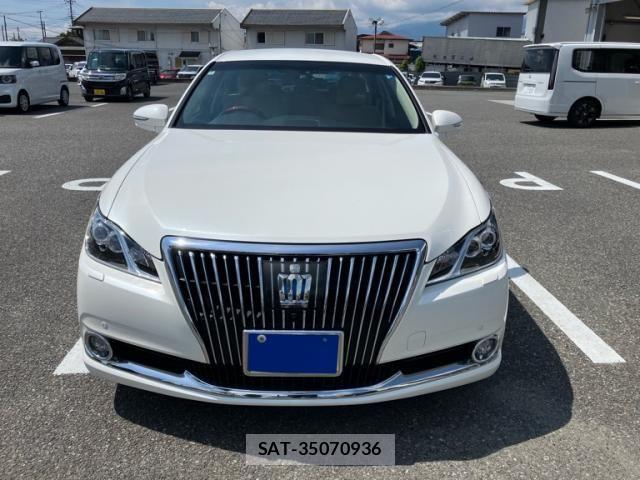 Toyota CROWN MAJESTA 2014-05 8626265-1