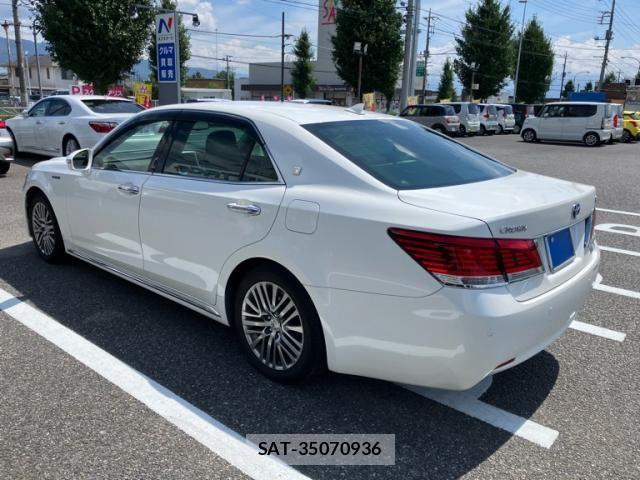 Toyota CROWN MAJESTA 2014-05 8626265-2