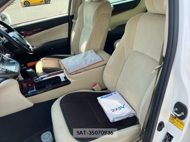 Toyota CROWN MAJESTA 2014-05 8626265-6