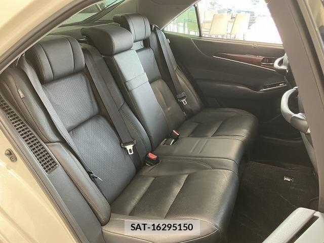 Toyota CROWN MAJESTA 2015-06 8658537-9