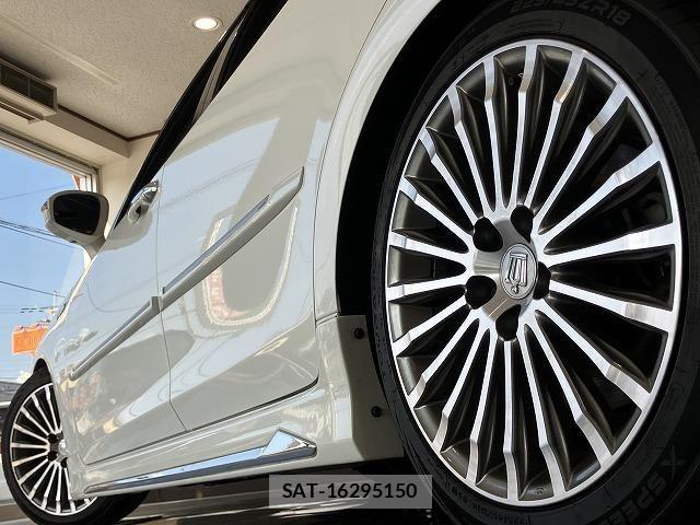 Toyota CROWN MAJESTA 2015-06 8658537-11