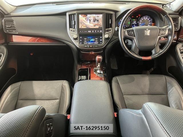 Toyota CROWN MAJESTA 2015-06 8658537-1