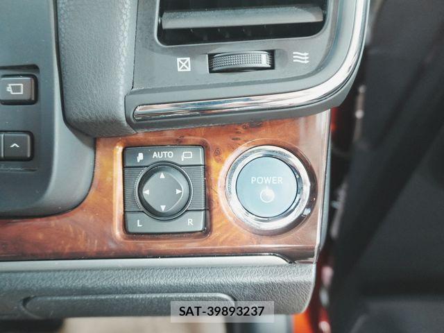 Toyota CROWN MAJESTA 2015-04 8658540-18