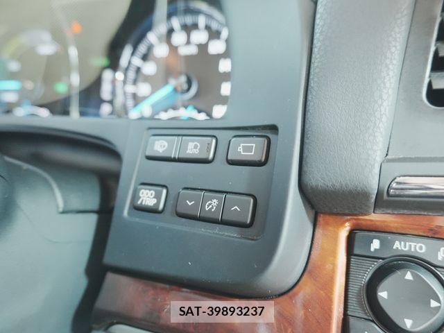 Toyota CROWN MAJESTA 2015-04 8658540-19