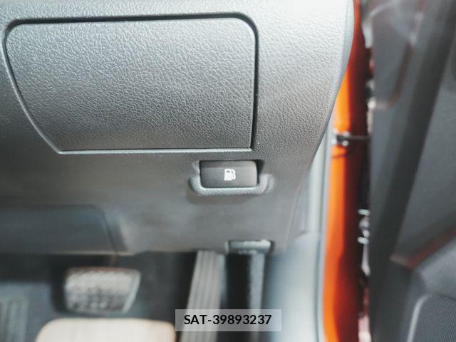Toyota CROWN MAJESTA 2015-04 8658540-21