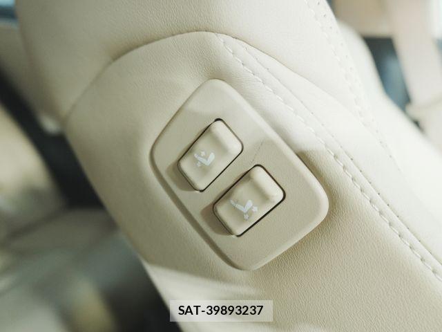 Toyota CROWN MAJESTA 2015-04 8658540-22