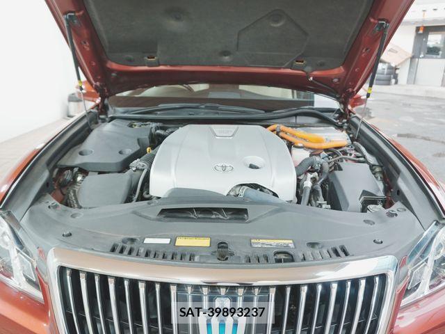 Toyota CROWN MAJESTA 2015-04 8658540-27