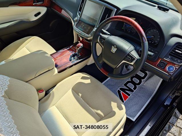 Toyota CROWN MAJESTA 2013-09 8741326-10