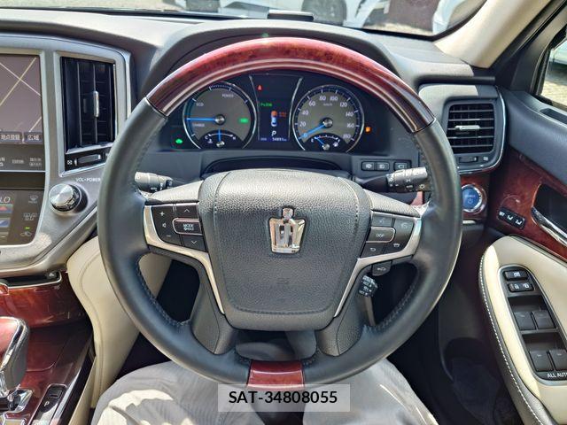 Toyota CROWN MAJESTA 2013-09 8741326-12