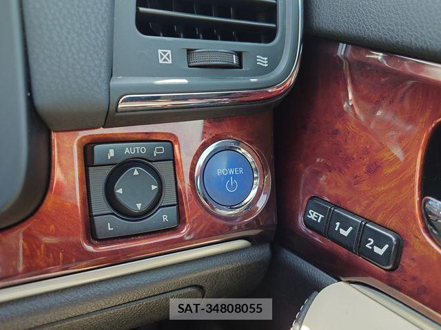 Toyota CROWN MAJESTA 2013-09 8741326-18