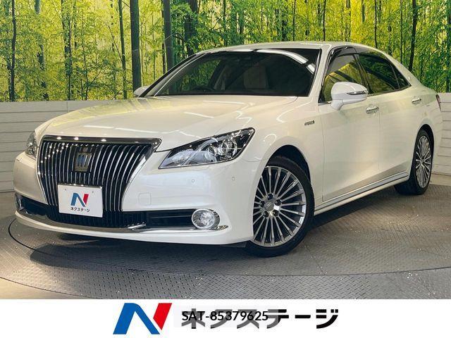 Toyota CROWN MAJESTA 2017-03 8741324-0