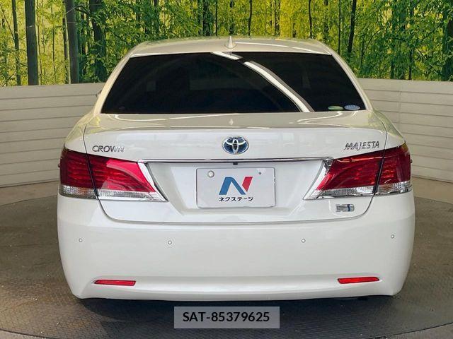 Toyota CROWN MAJESTA 2017-03 8741324-14