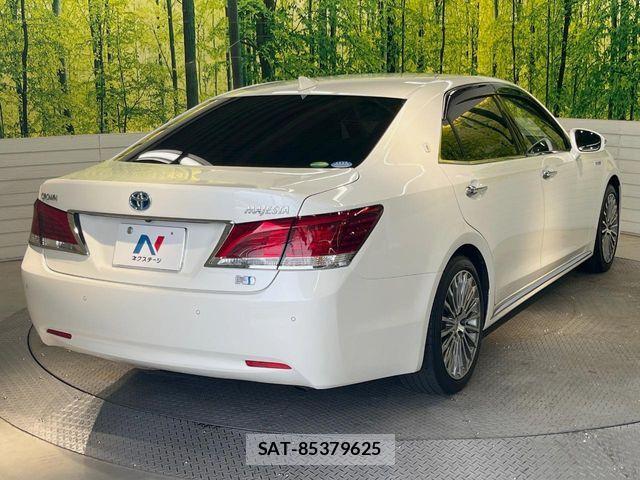 Toyota CROWN MAJESTA 2017-03 8741324-16
