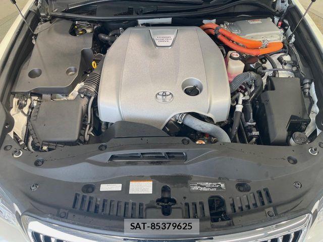Toyota CROWN MAJESTA 2017-03 8741324-17