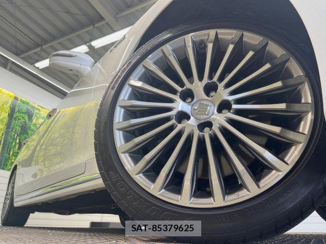 Toyota CROWN MAJESTA 2017-03 8741324-2
