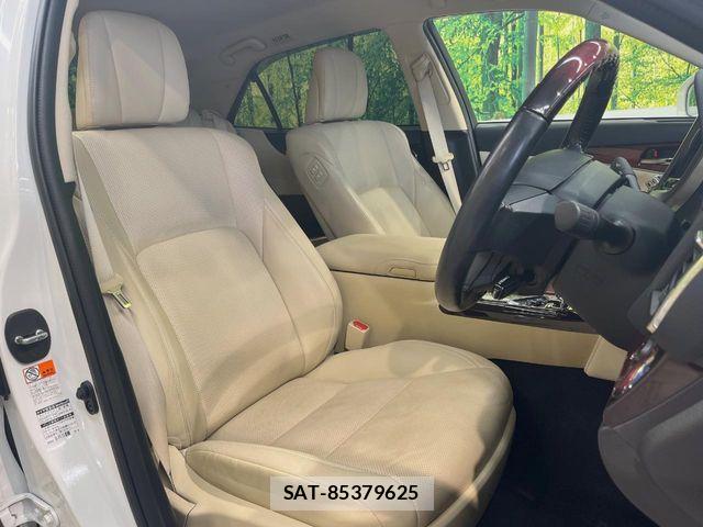 Toyota CROWN MAJESTA 2017-03 8741324-8