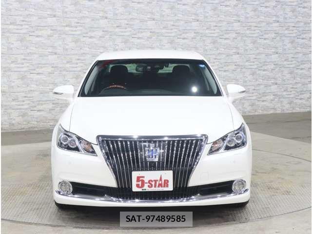 Toyota CROWN MAJESTA 2017-01 8779841-11