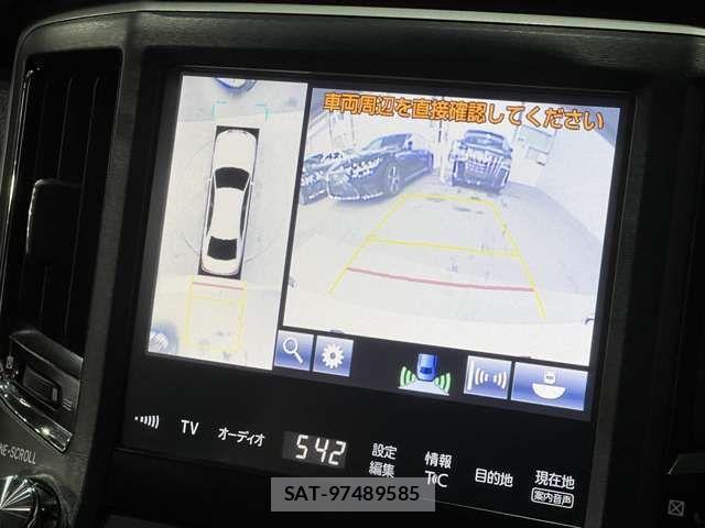 Toyota CROWN MAJESTA 2017-01 8779841-7