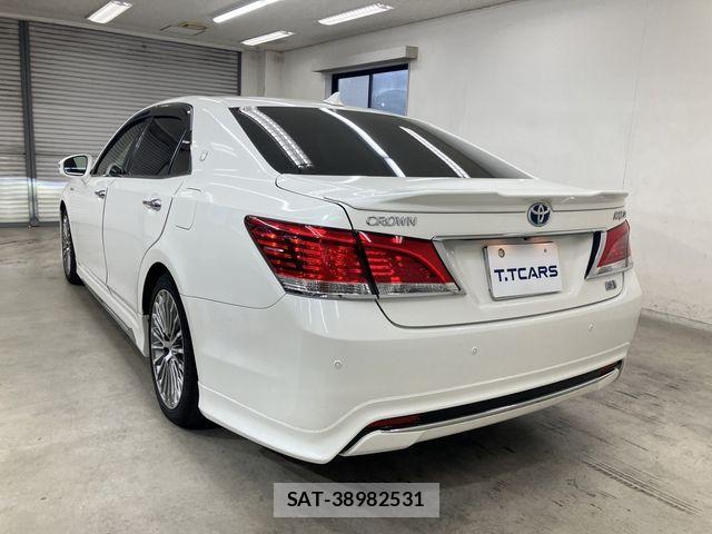 Toyota CROWN MAJESTA 2013-10 8795592-25