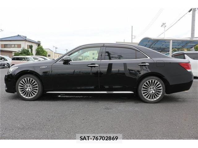 Toyota CROWN MAJESTA 2014-04 8795593-10