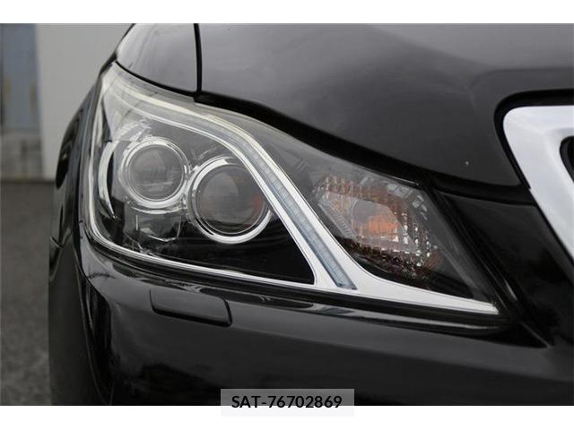 Toyota CROWN MAJESTA 2014-04 8795593-11