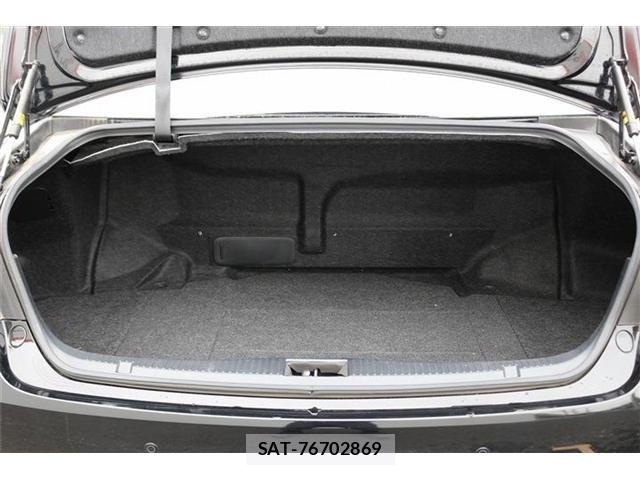 Toyota CROWN MAJESTA 2014-04 8795593-18