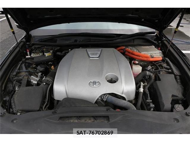Toyota CROWN MAJESTA 2014-04 8795593-19