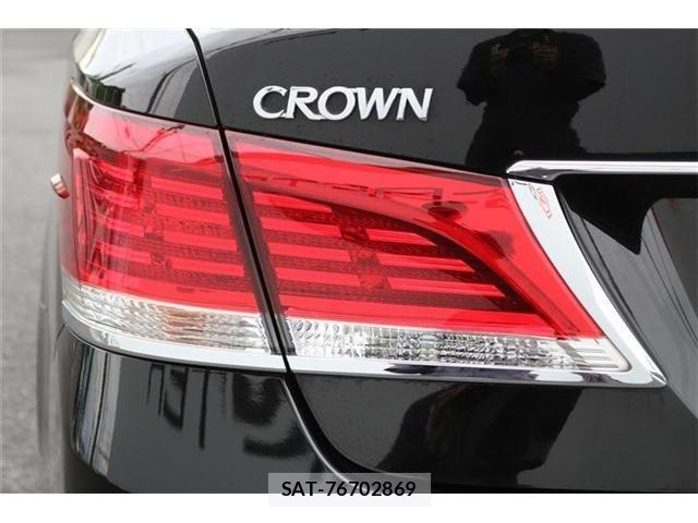 Toyota CROWN MAJESTA 2014-04 8795593-29