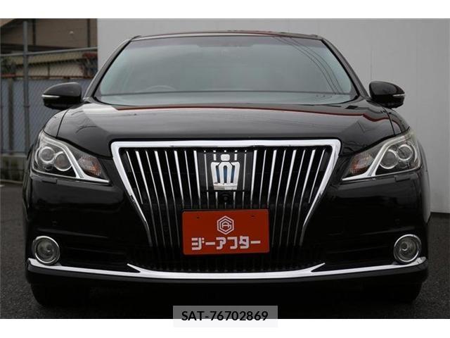 Toyota CROWN MAJESTA 2014-04 8795593-7