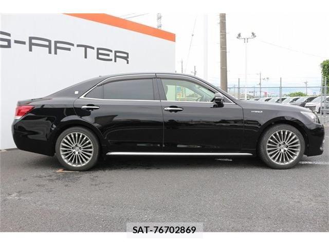 Toyota CROWN MAJESTA 2014-04 8795593-8