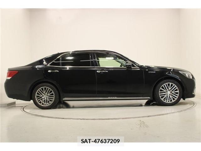 Toyota CROWN MAJESTA 2014-02 8795595-12