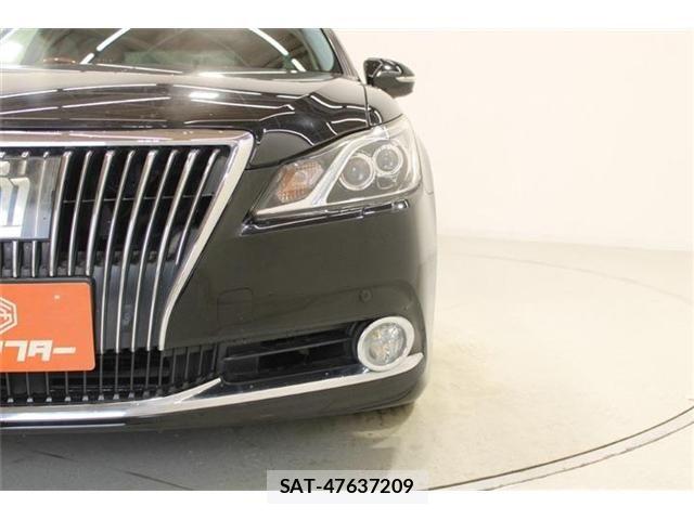 Toyota CROWN MAJESTA 2014-02 8795595-13