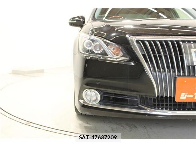 Toyota CROWN MAJESTA 2014-02 8795595-15