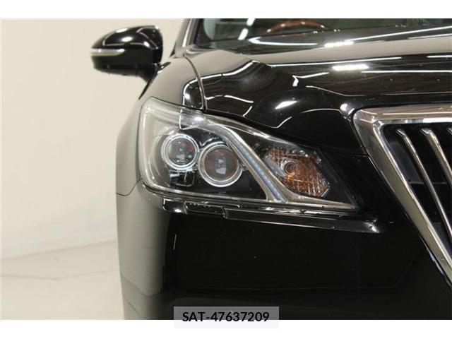 Toyota CROWN MAJESTA 2014-02 8795595-16