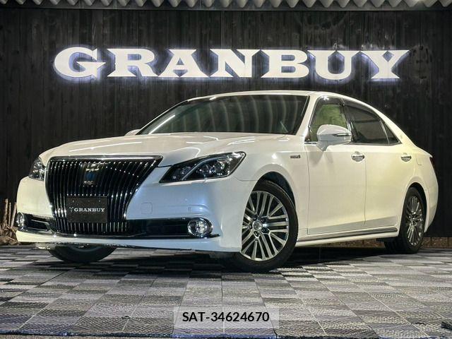 Toyota CROWN MAJESTA 2013-12 8795594-0