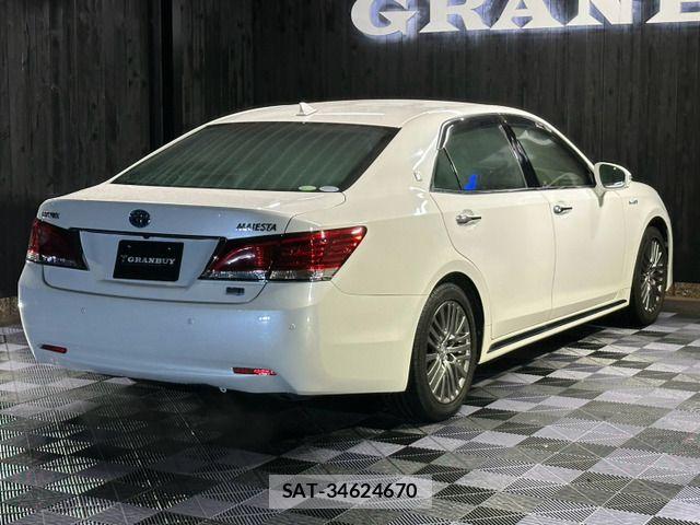 Toyota CROWN MAJESTA 2013-12 8795594-13