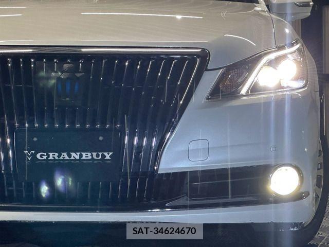 Toyota CROWN MAJESTA 2013-12 8795594-18