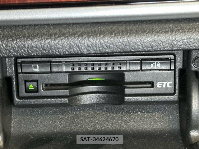 Toyota CROWN MAJESTA 2013-12 8795594-8