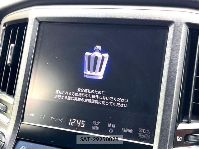 Toyota CROWN MAJESTA 2013-10 8828369-2