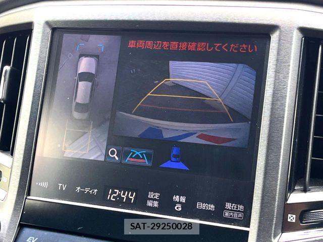 Toyota CROWN MAJESTA 2013-10 8828369-3